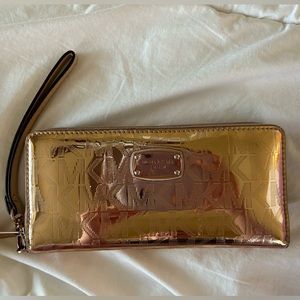 Michael Kors Rose Gold Wallet
